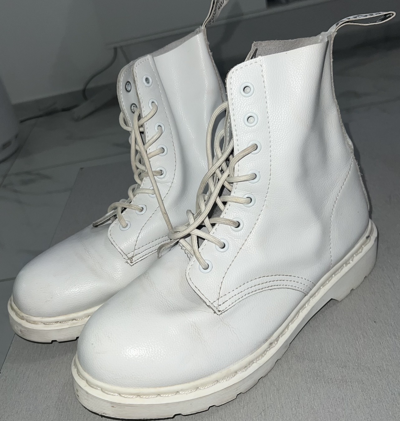 נעלי DR martens Dr. Martens - ד"ר מרטינס יד שנייה בנמיז - Nemyz