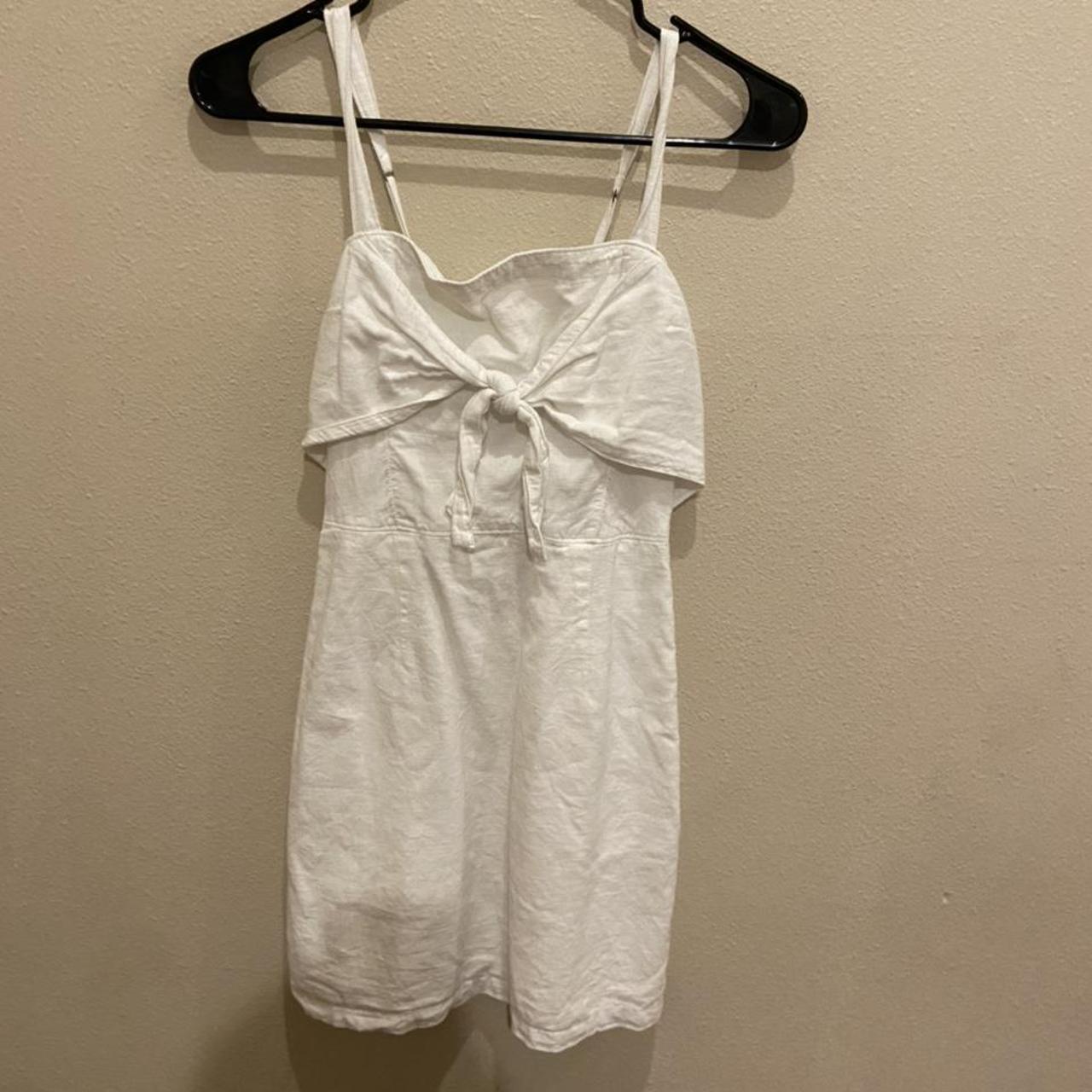 שמלה לבנה אברקרומבי Abercrombie & Fitch – אברקרומבי אנד פיץ' יד שנייה בנמיז - Nemyz