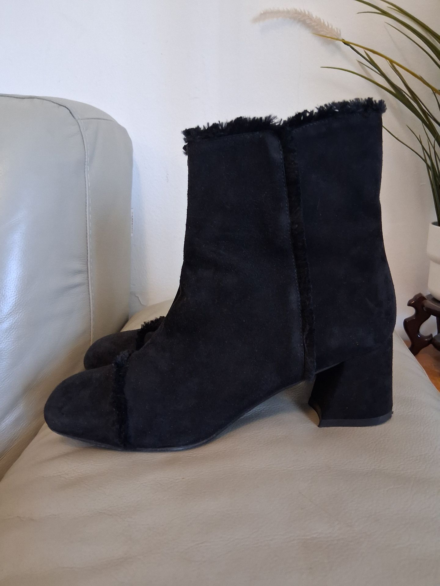 Stuart Weitzman מגף אחר יד שנייה בנמיז - Nemyz