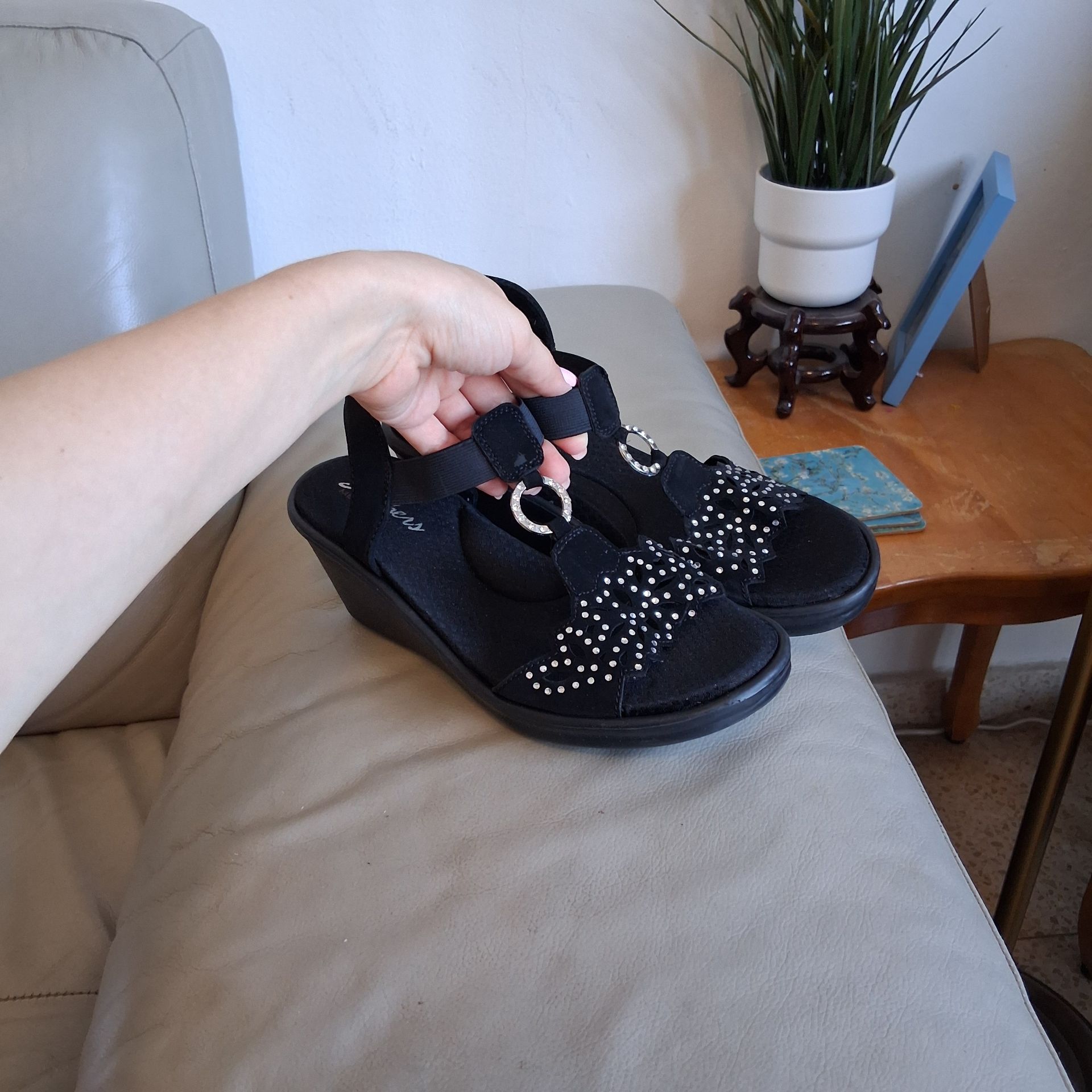 סנדלי Skechers wedge Skechers – סקצ'רס יד שנייה בנמיז - Nemyz