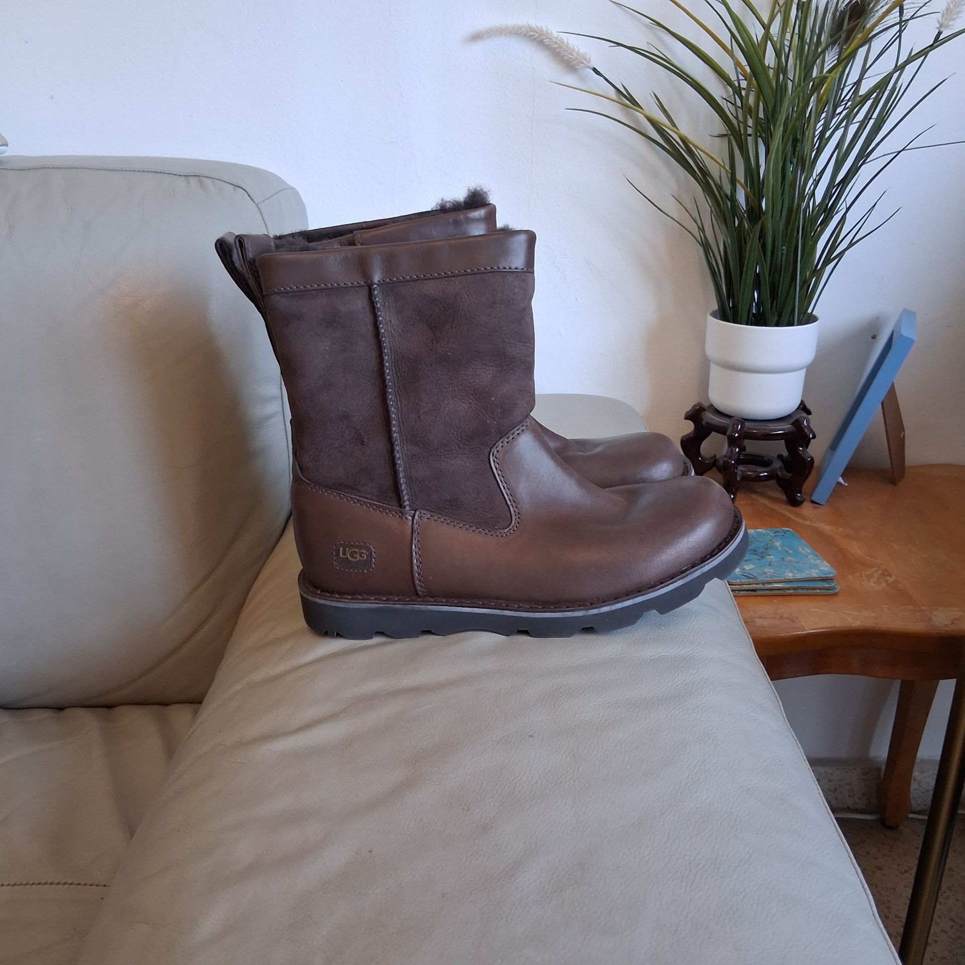 מגפי Uggs 39.5 גברים UGG - אג יד שנייה בנמיז - Nemyz