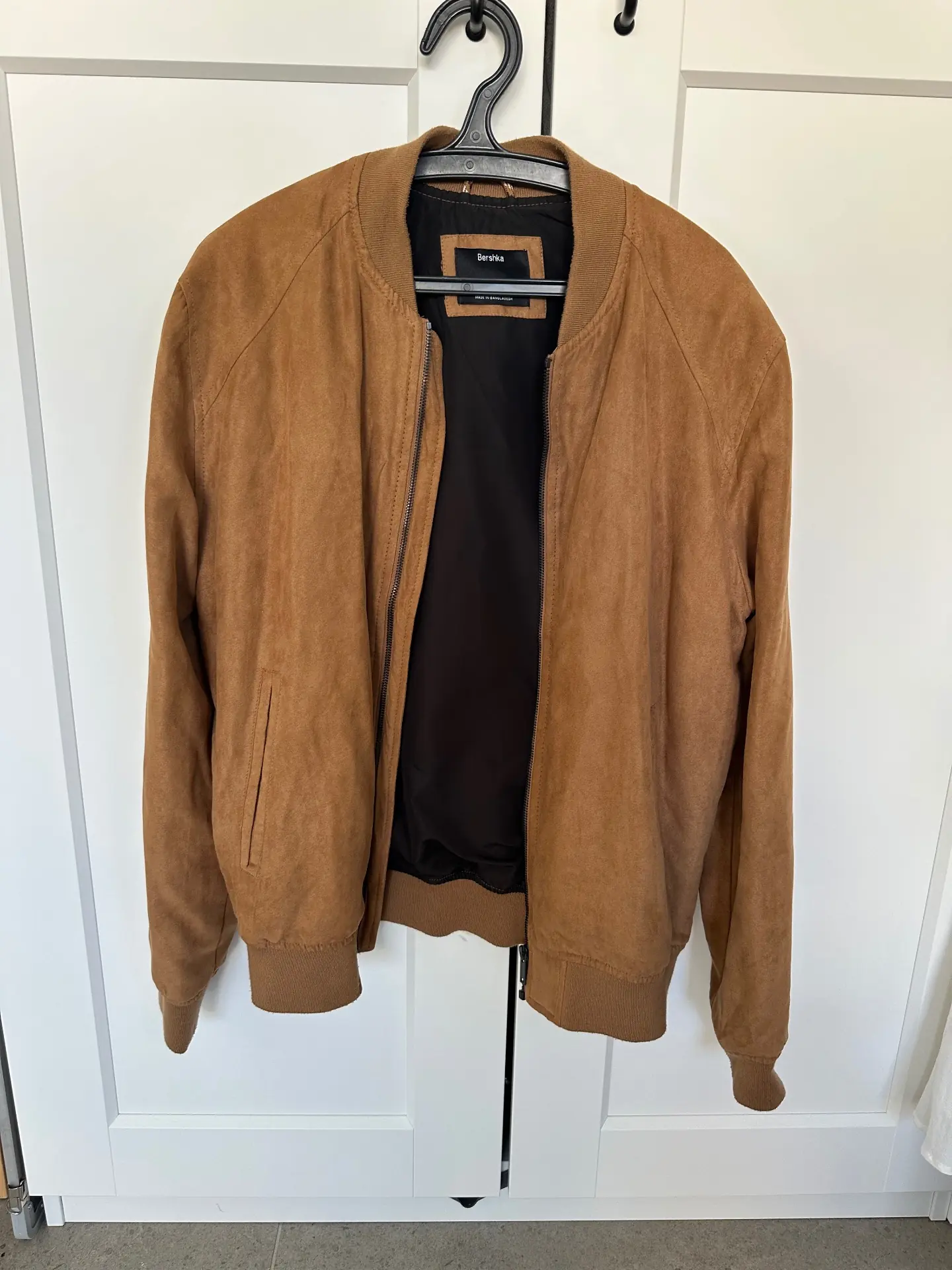 ג׳קט דמוי זמש Bershka – ברשקה יד שנייה בנמיז - Nemyz