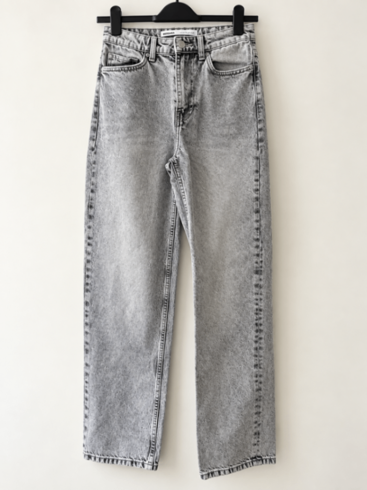 ג׳ינס אפור ברשקה Bershka – ברשקה יד שנייה בנמיז - Nemyz