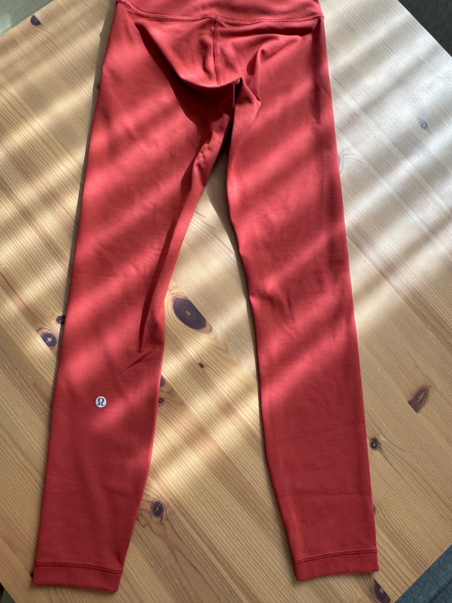 טייץ אדום לולולמון Lululemon - לולולמון יד שנייה בנמיז - Nemyz