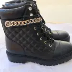 מגפי GUESS שחורים Guess - גס יד שנייה בנמיז - Nemyz