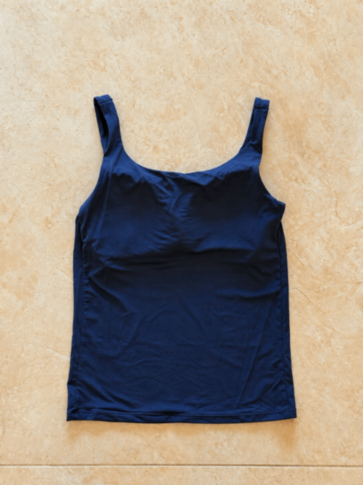 גופיה כחולה יוניקלו יוניקלו – Uniqlo יד שנייה בנמיז - Nemyz