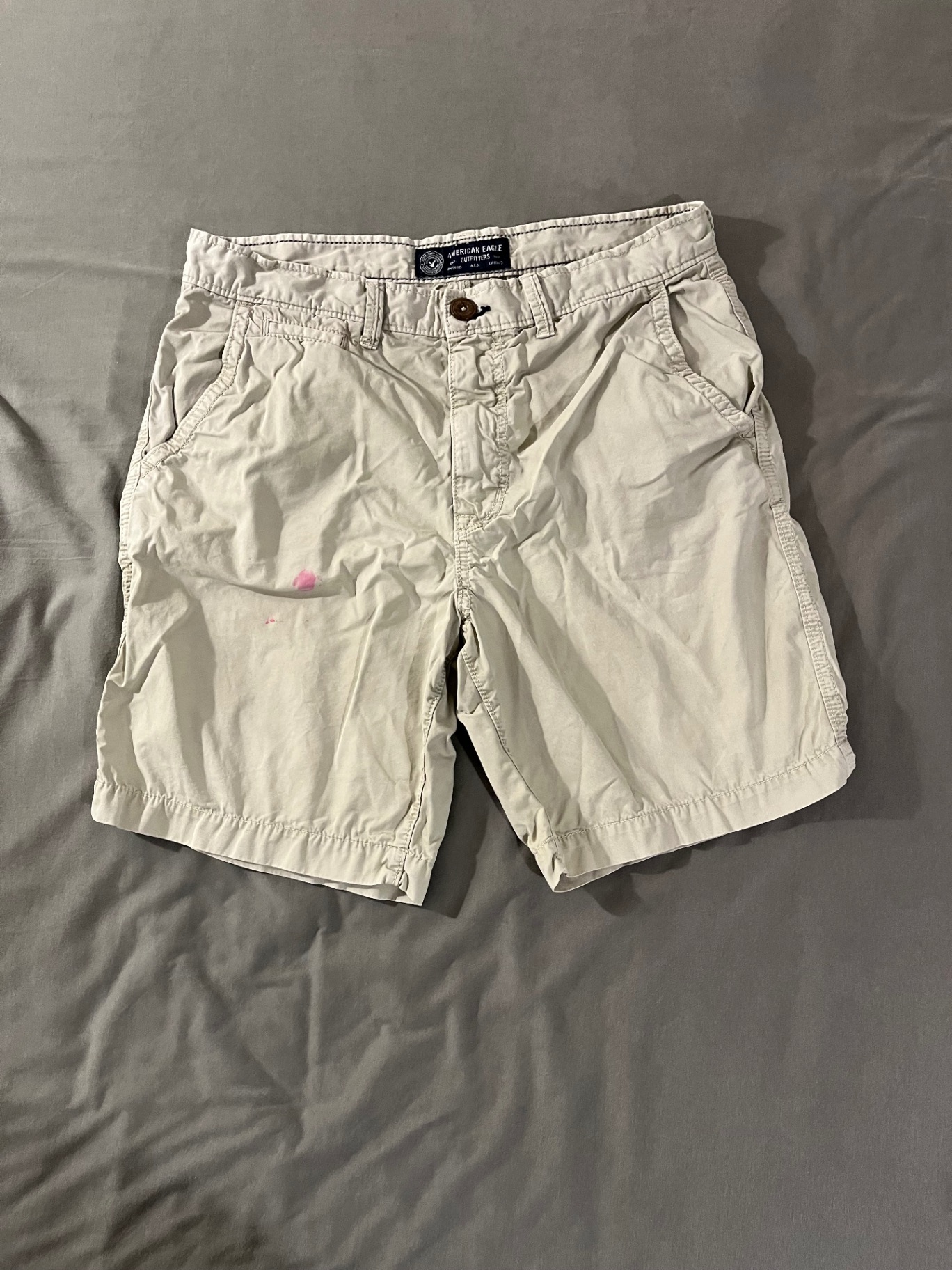 מכנסי חאקי קצרים American Eagle – אמריקן איגל יד שנייה בנמיז - Nemyz