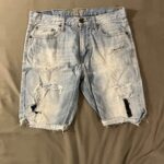 ג׳ינס קצר עם קרעים American Eagle – אמריקן איגל יד שנייה בנמיז - Nemyz