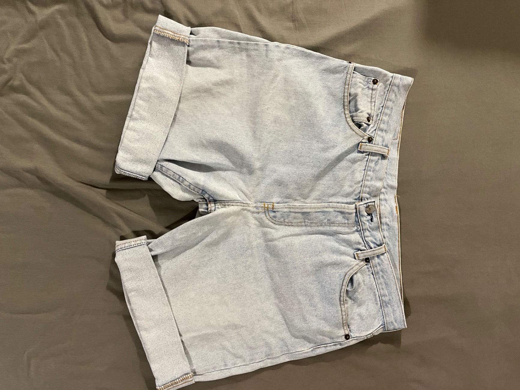 ג׳ינס תכלת קצר American Eagle – אמריקן איגל יד שנייה בנמיז - Nemyz