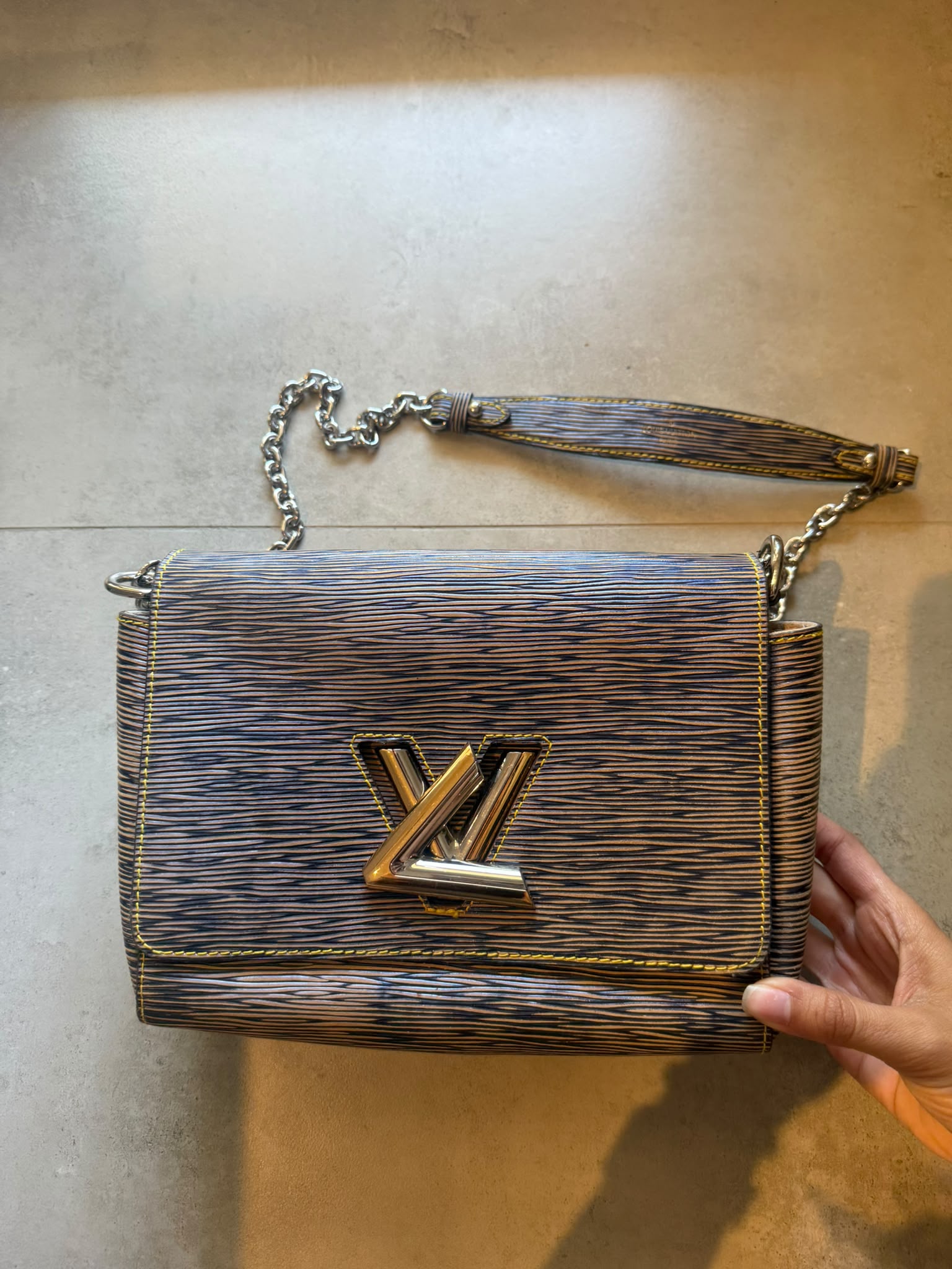 לואי ויטון Twist Louis Vuitton - לואי ויטון יד שנייה בנמיז - Nemyz
