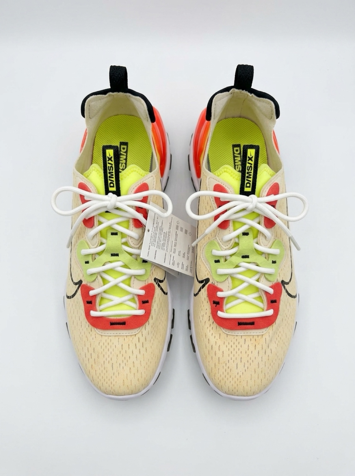 נעלי נייקי עם טיקט Nike - נייקי יד שנייה בנמיז - Nemyz