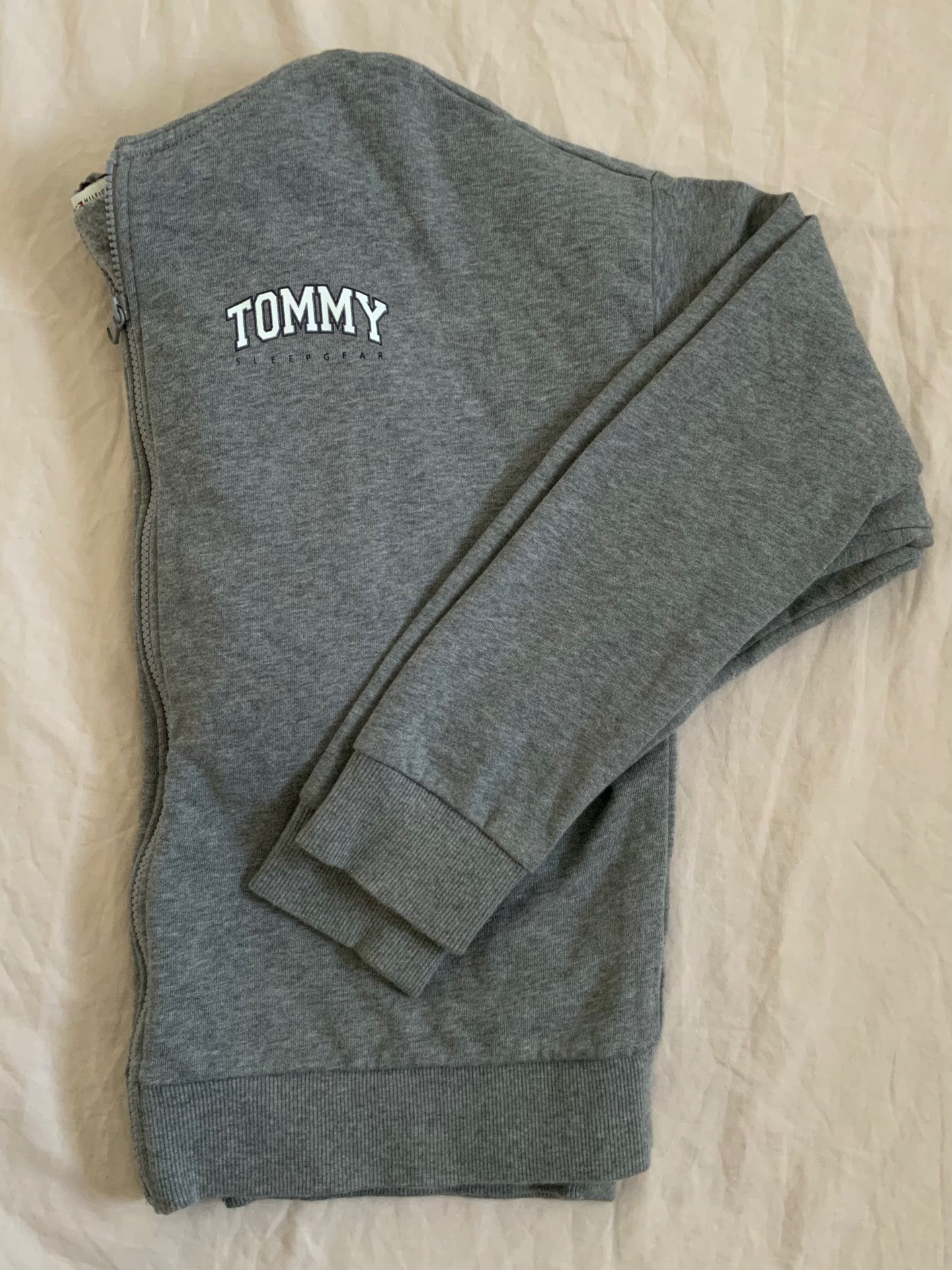 קפוצ׳ון טומי הילפיגר Tommy Hilfiger - טומי הילפיגר יד שנייה בנמיז - Nemyz