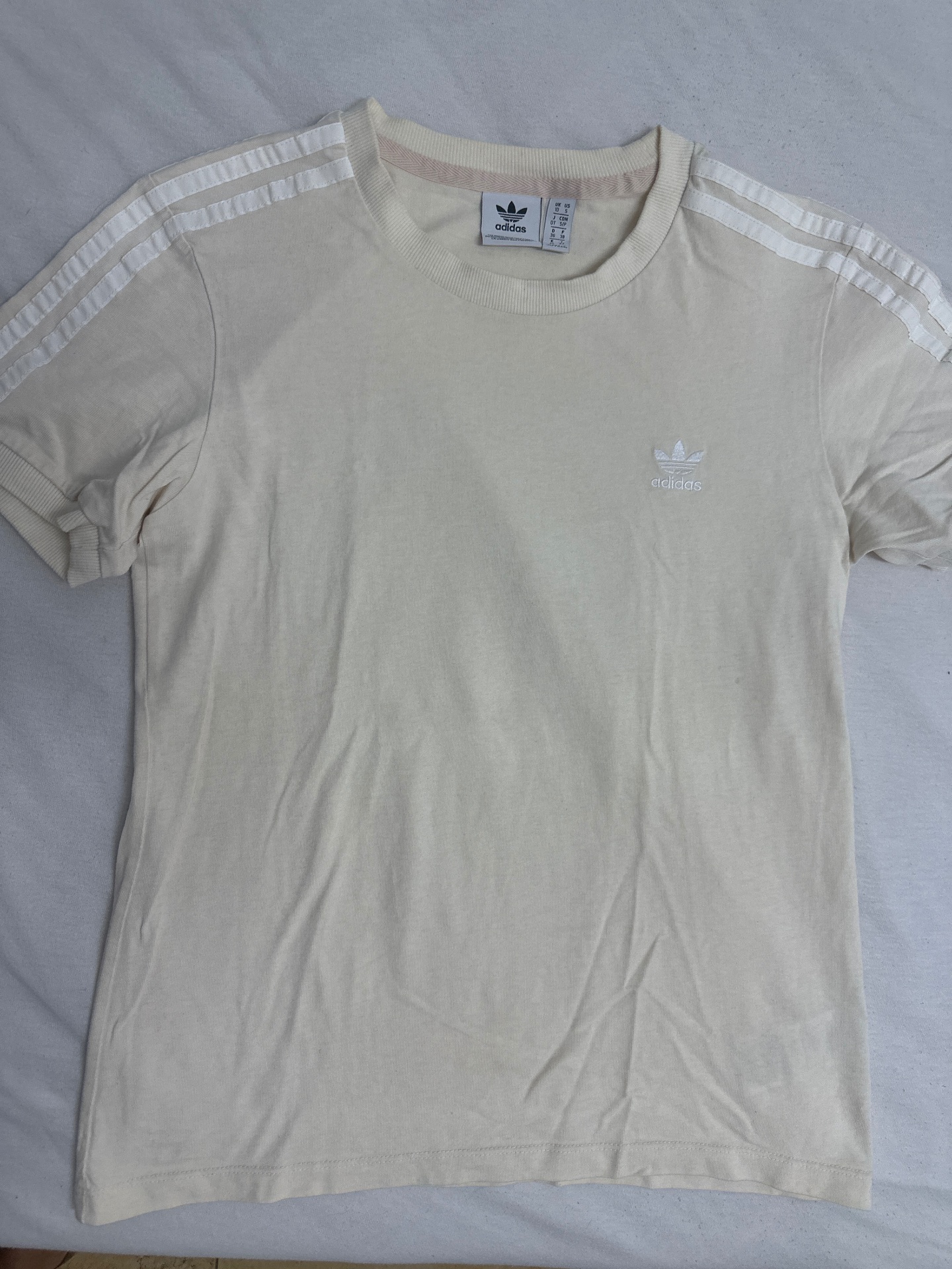 חולצה יפה של אדידס Adidas – אדידס יד שנייה בנמיז - Nemyz