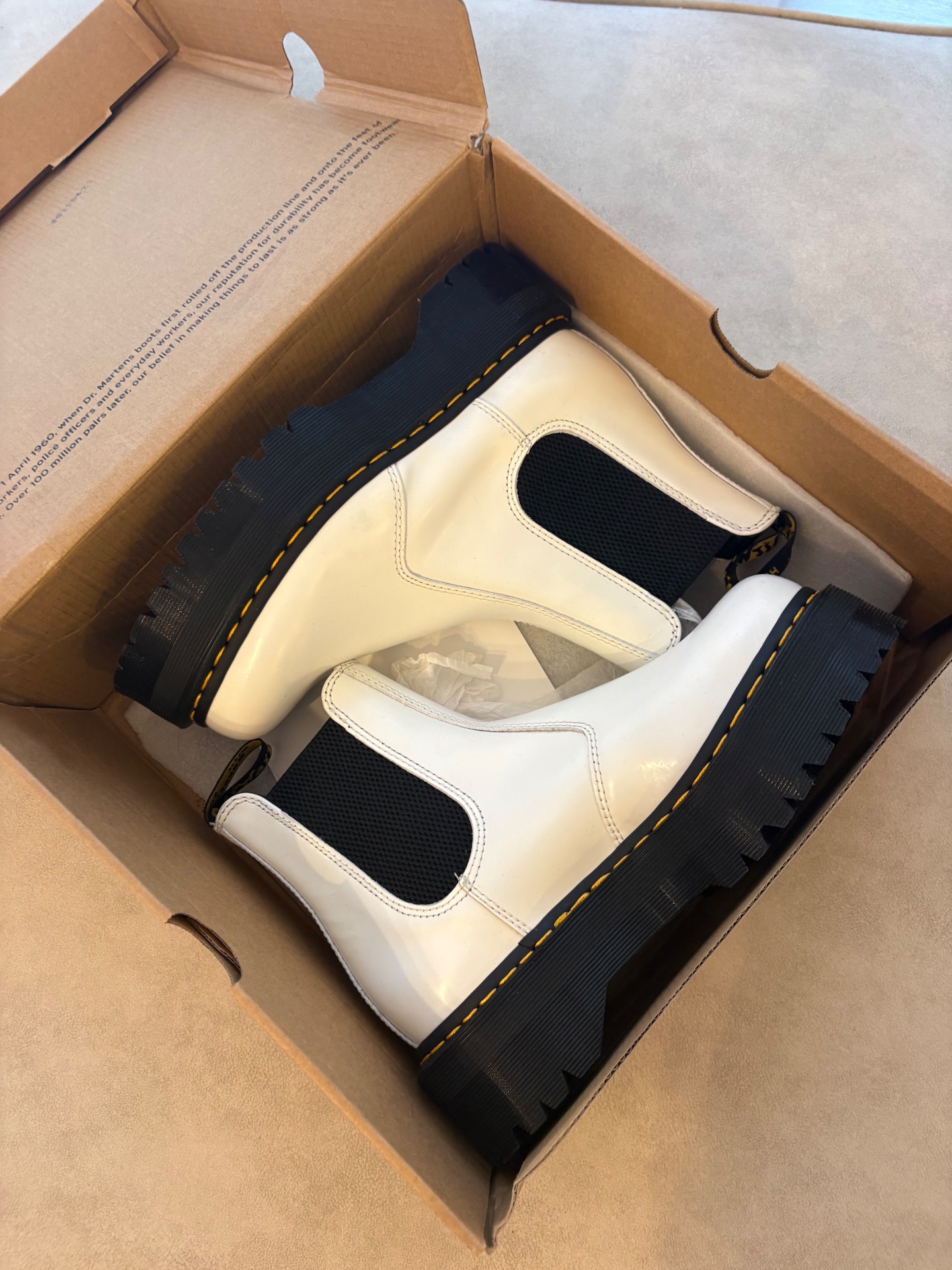 דוקטור מרטינס לבנות Dr. Martens - ד"ר מרטינס יד שנייה בנמיז - Nemyz