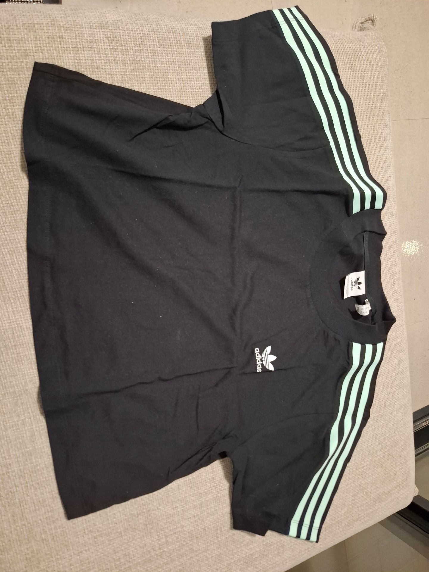 חולצת קרופ אדידס Adidas – אדידס יד שנייה בנמיז - Nemyz