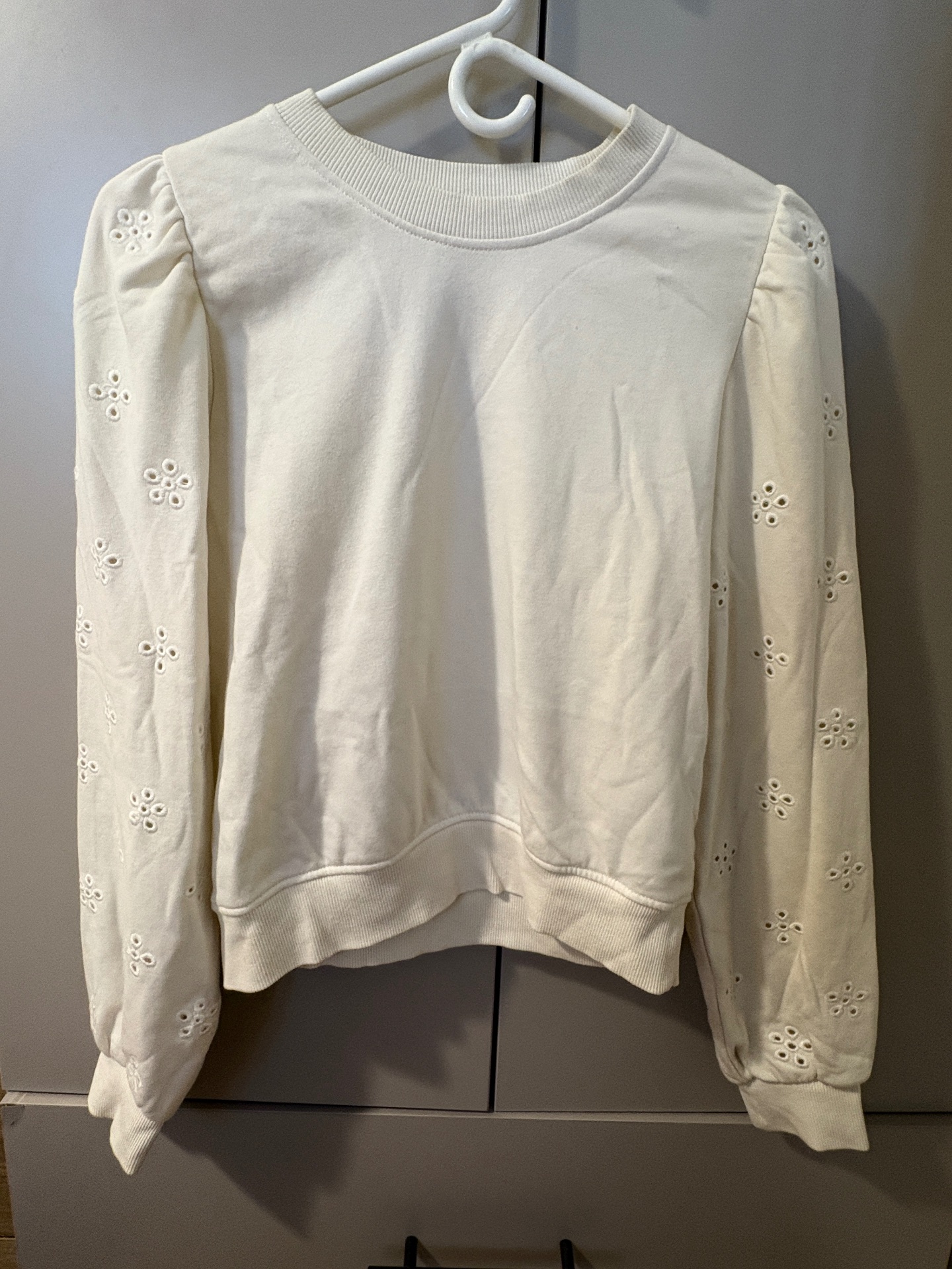 סוושירט h&m H&M - אייץ' אנד אם יד שנייה בנמיז - Nemyz