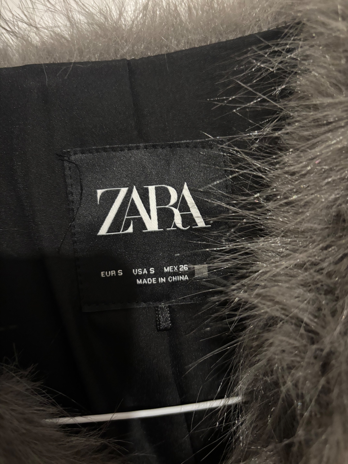 ז׳קט פרווה זארה Zara - זארה יד שנייה בנמיז - Nemyz