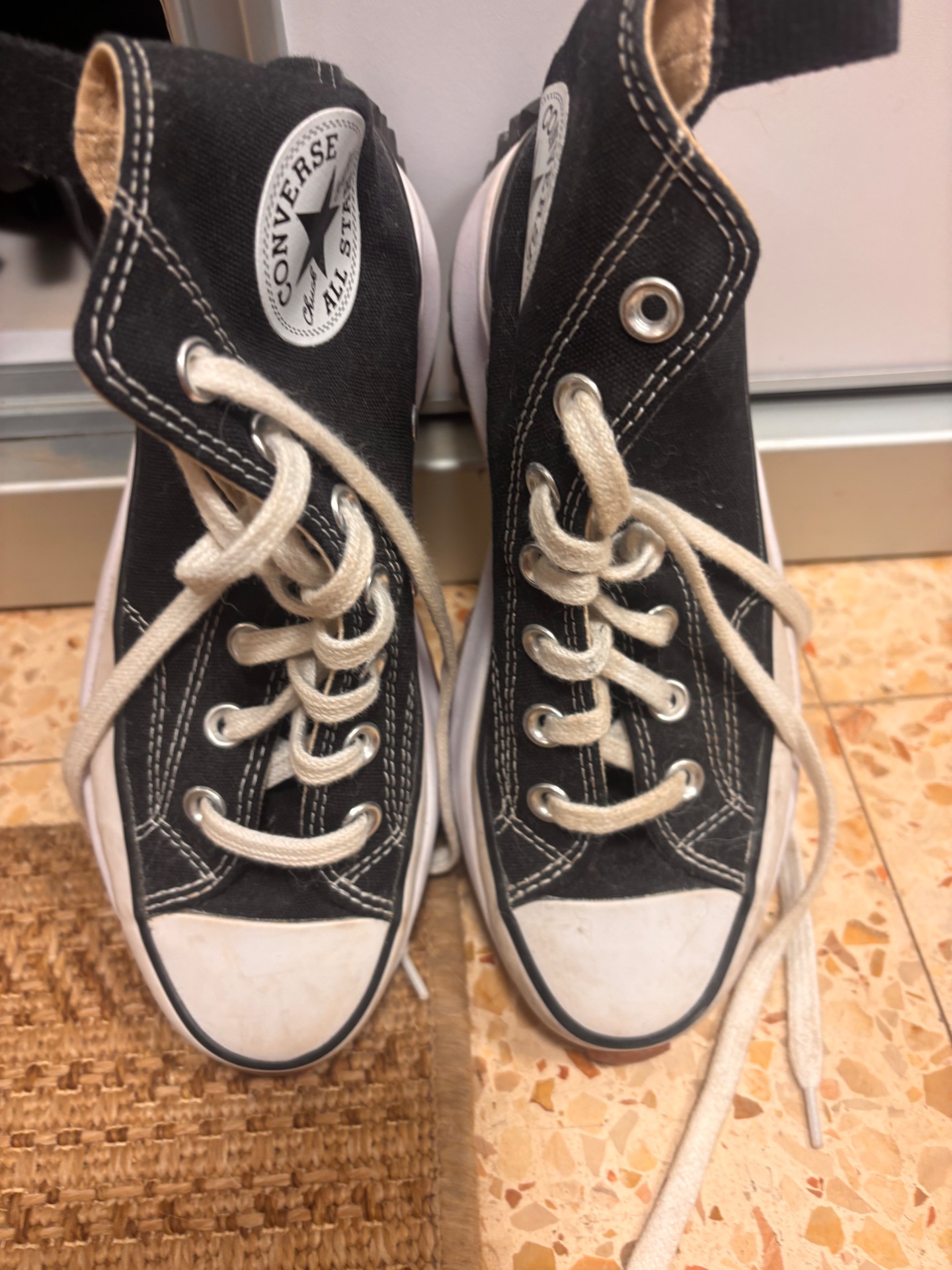 אולסטאר שחורות Converse (All-Star) – קונברס (אול-סטאר) יד שנייה בנמיז - Nemyz