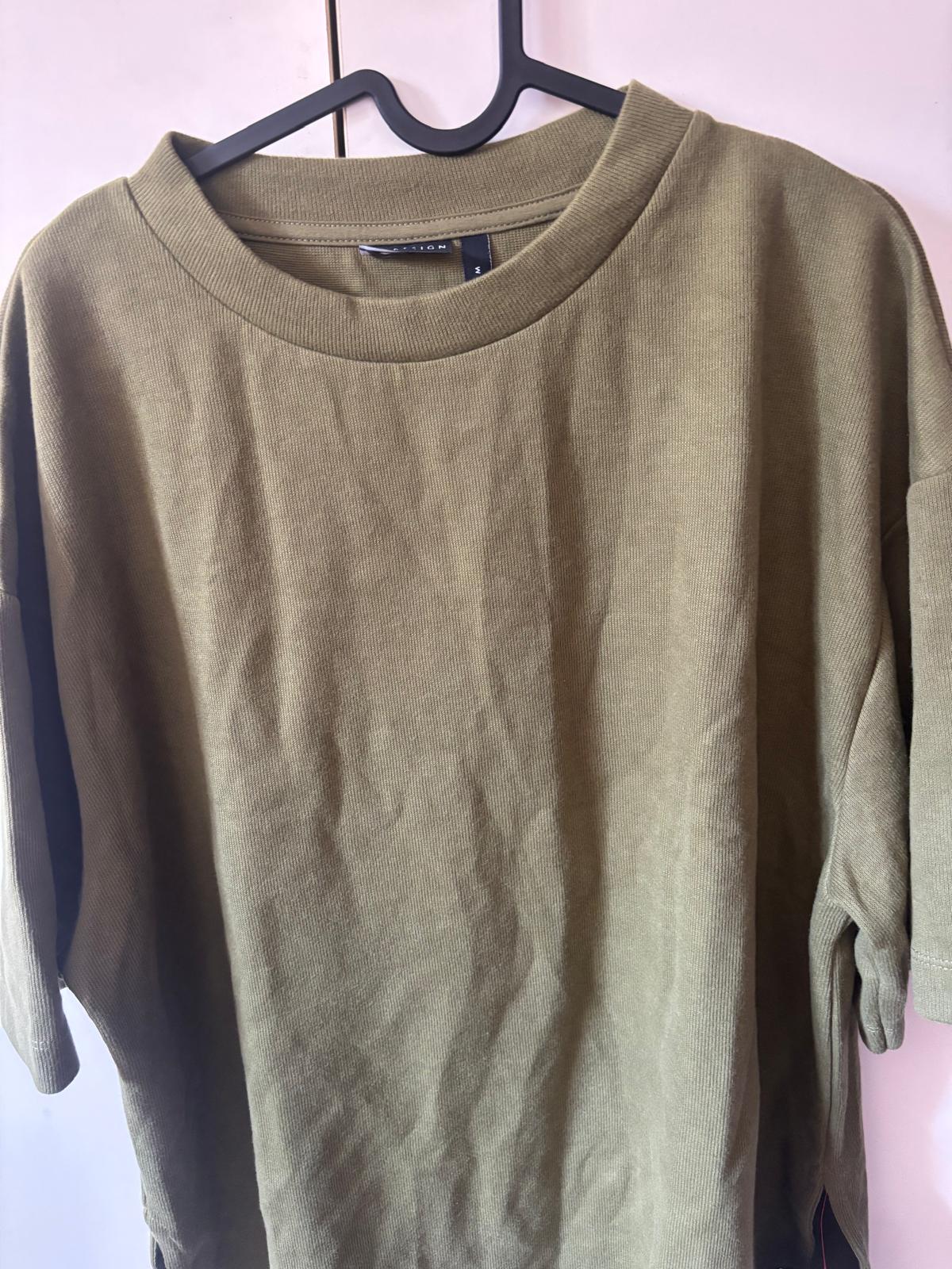 חולצה חדשה oversize Asos – אסוס יד שנייה בנמיז - Nemyz