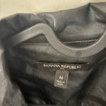 חולצה – מראה עור Banana Republic – בננה ריפבליק יד שנייה בנמיז - Nemyz
