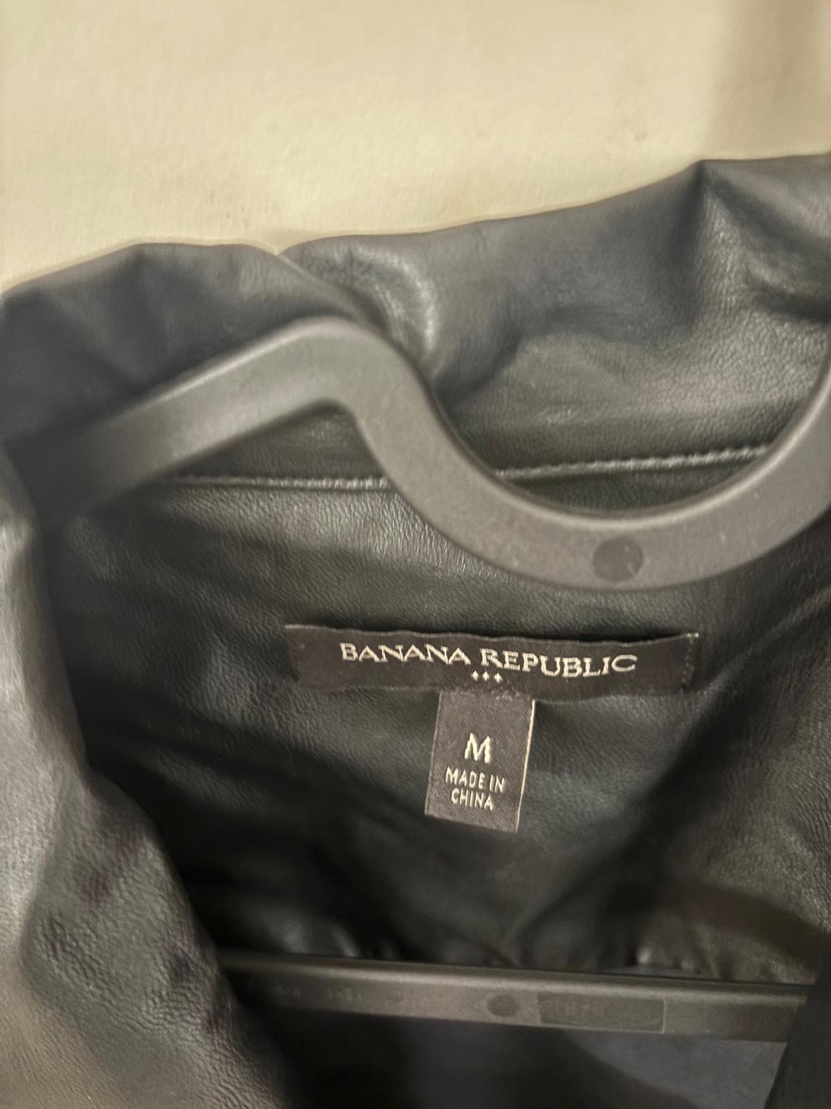 חולצה – מראה עור Banana Republic – בננה ריפבליק יד שנייה בנמיז - Nemyz